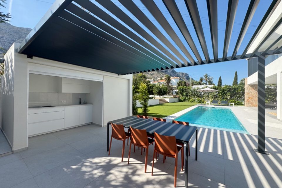 Chalet en venta en Denia 25-10131