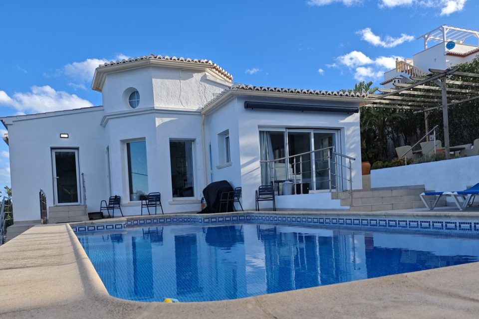 Chalet en venta en Javea 25-10134EX